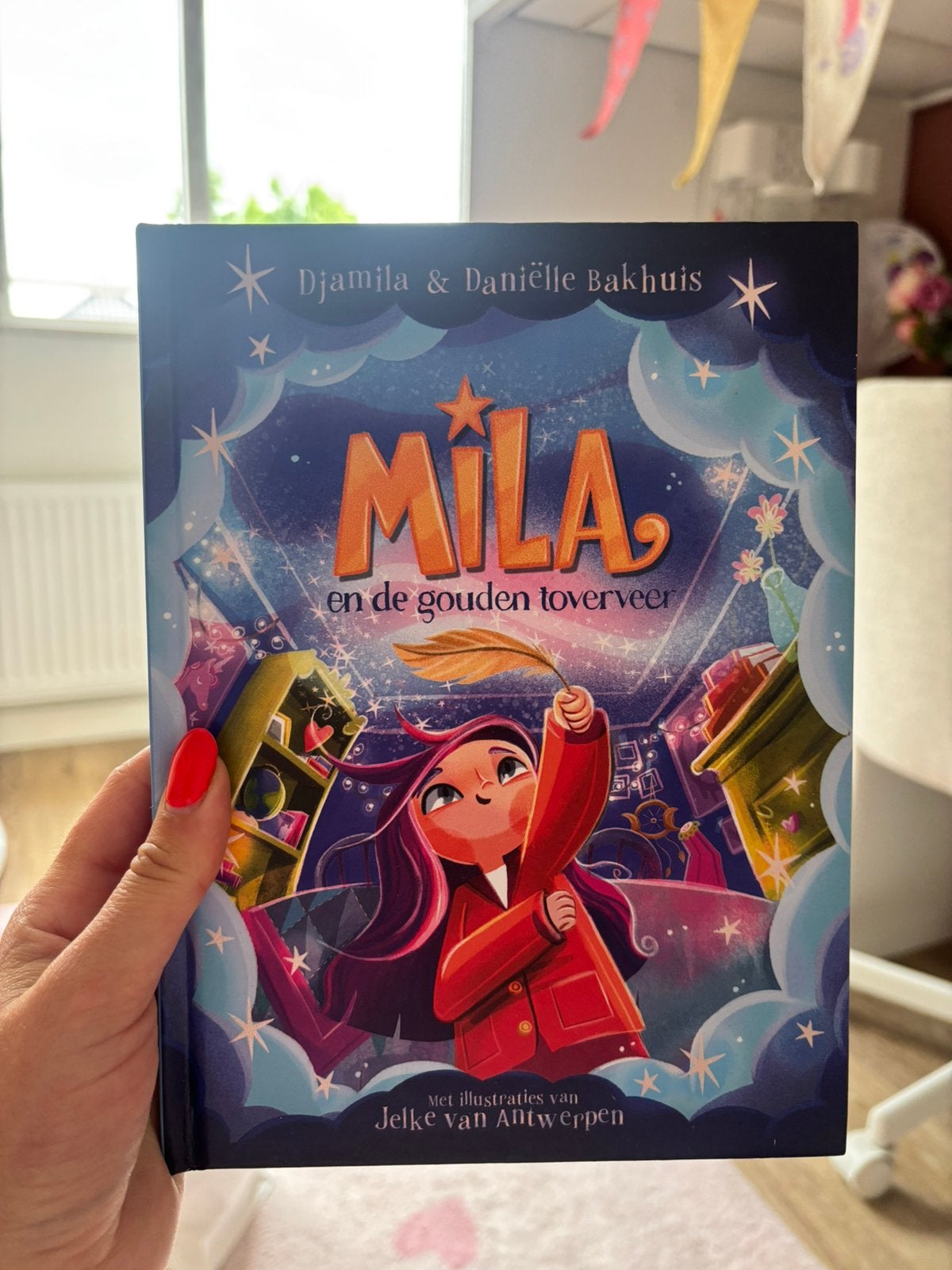 Boek Mila en de gouden toverveer, Djamila, Ophalen, Zo goed als nieuw, Fictie algemeen