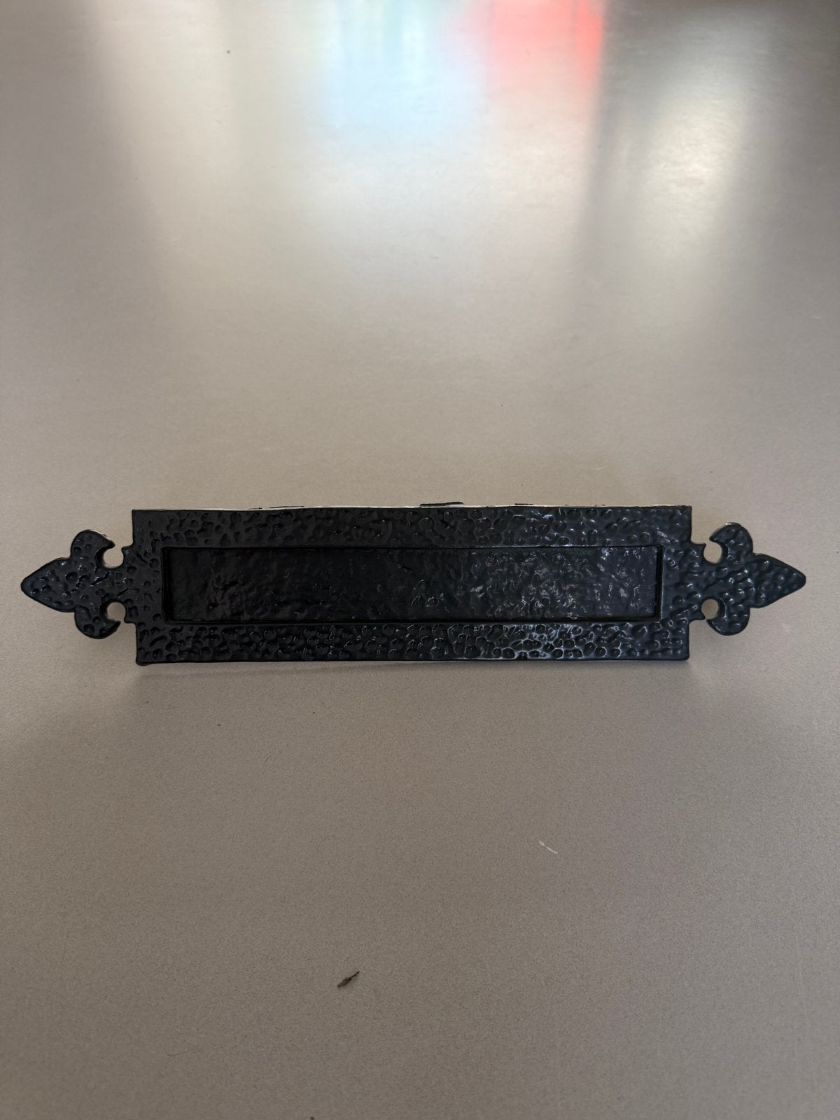 Gietijzeren brievenbusklep, donkergroen, hamerslag, 41,5 cm, Ophalen, Gebruikt, IJzer, Brievenbusklep