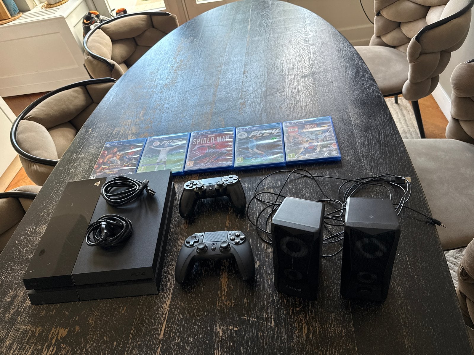 PlayStation 4 met 2 controllers en 5 spellen, Ophalen of Verzenden, Gebruikt, Met 2 controllers, Met games