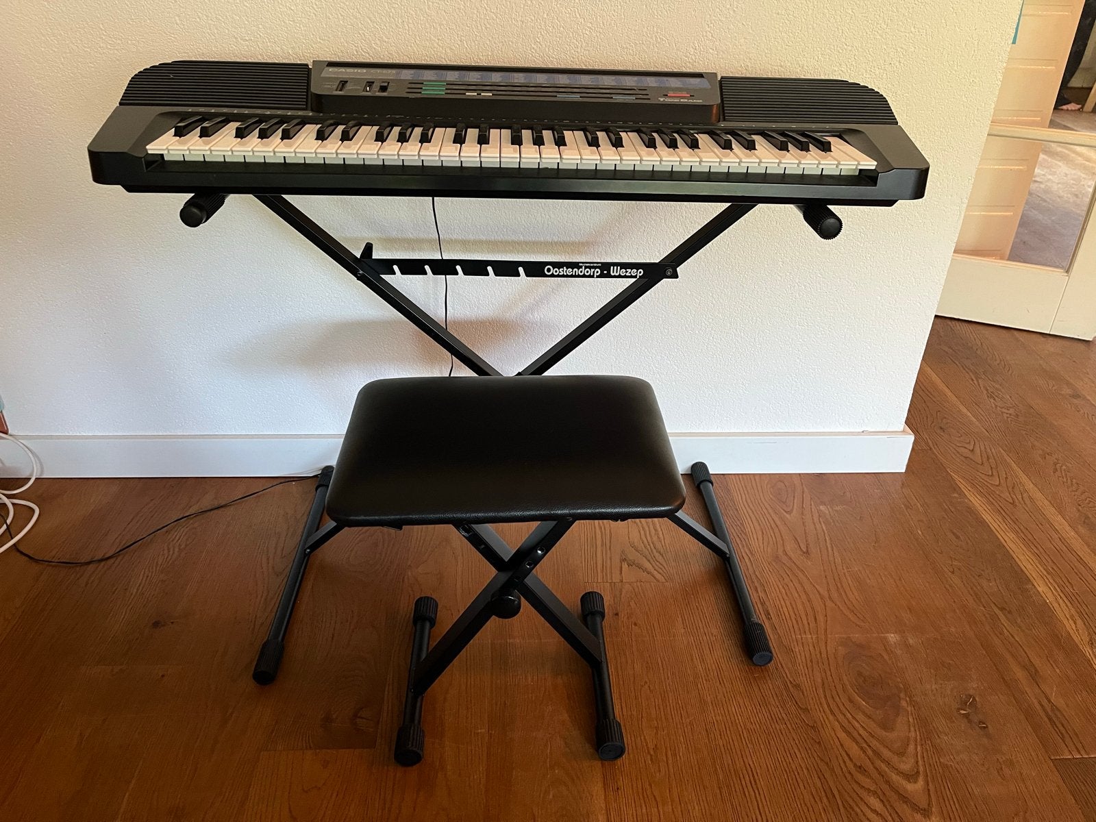 Casio CT-625 Keyboard met standaard en krukje, Casio, Gebruikt, Met standaard, Ophalen