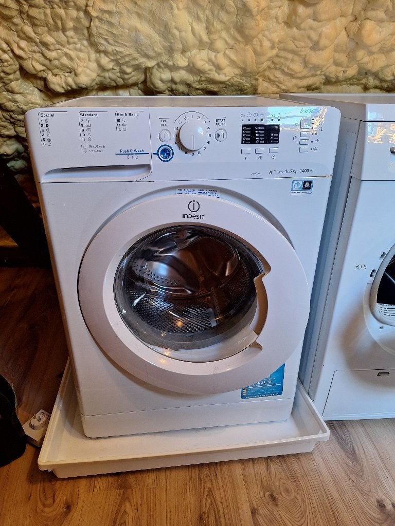 Wasmachine Indesit, Ophalen, Gebruikt, 85 tot 90 cm, 1200 tot 1600 toeren