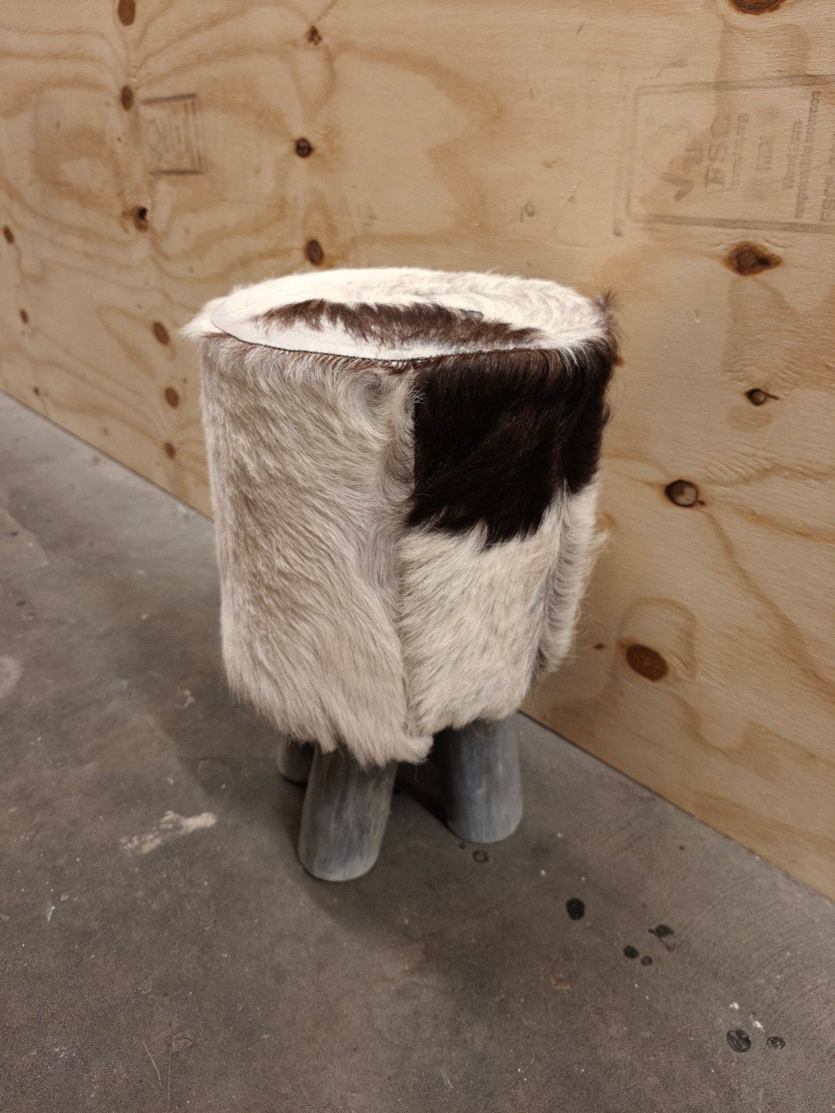 Krukje met koeienhuid bekleding, Ophalen, Zo goed als nieuw, Overige materialen