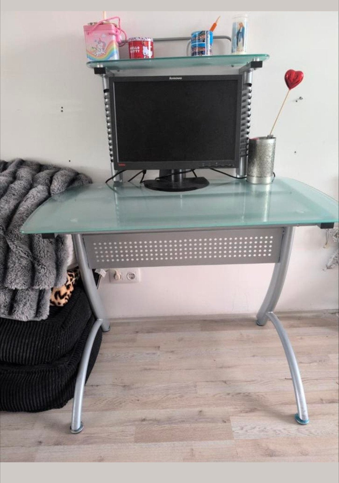 Bureau, Ophalen, Zo goed als nieuw