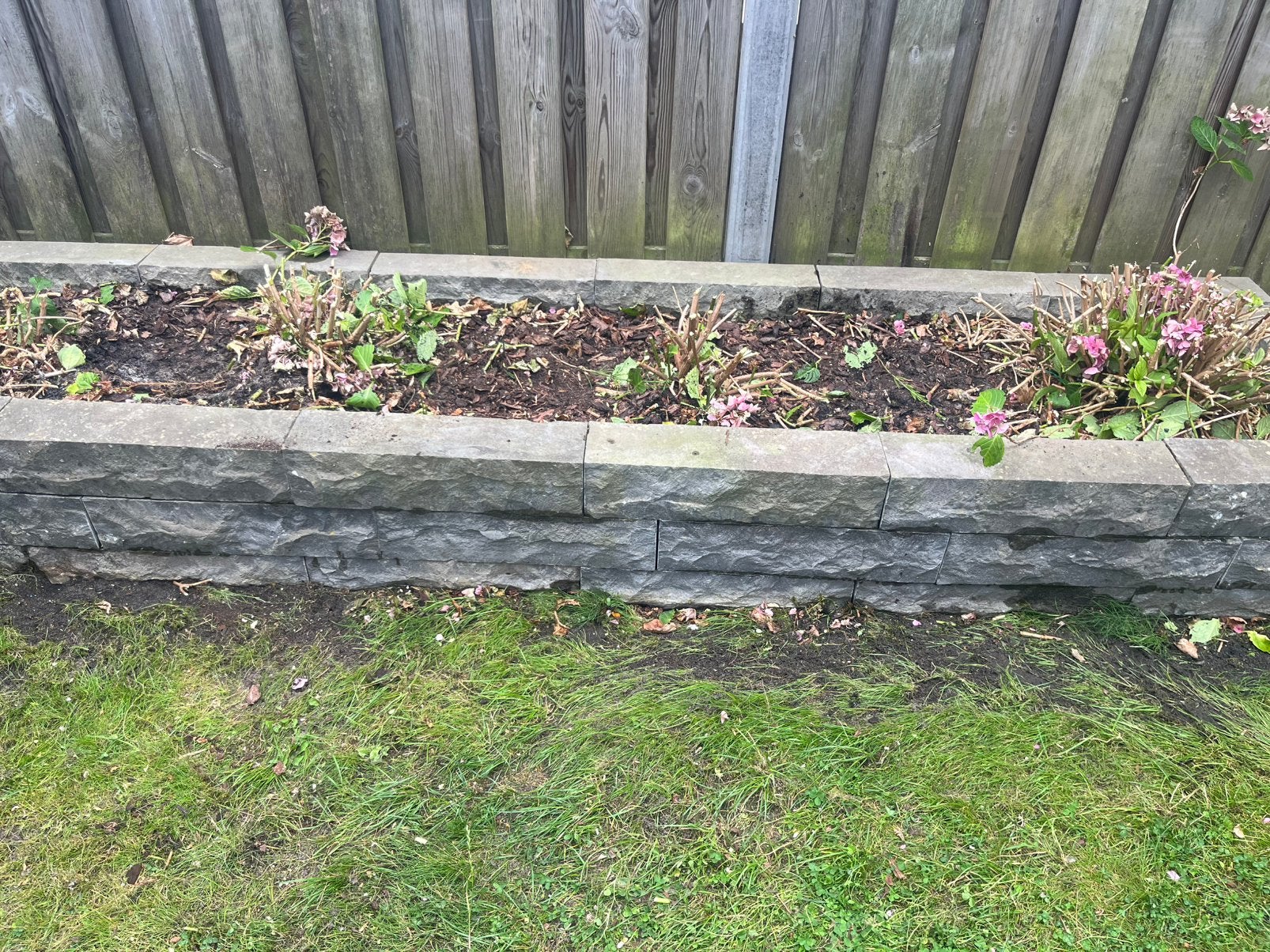 36 stenen blokken / tegels gratis af te halen, Tuin en Terras, Tegels en Klinkers, Ophalen, Gebruikt, Beton, Terrastegels