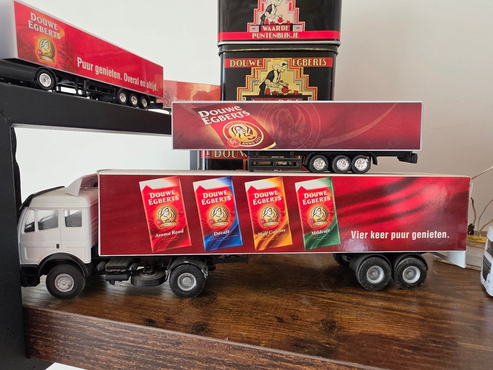 Douwe Egberts Vrachtwagens - Modelauto's, Ophalen of Verzenden, Groter dan 1:32, Truck, Overige merken