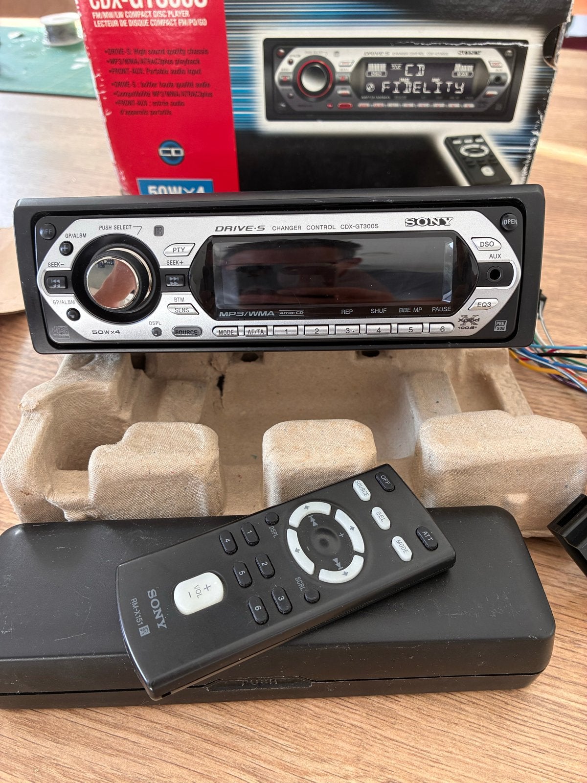 Sony CDX-GT300S Autoradio CD met afstandsbediening, Ophalen of Verzenden, Gebruikt