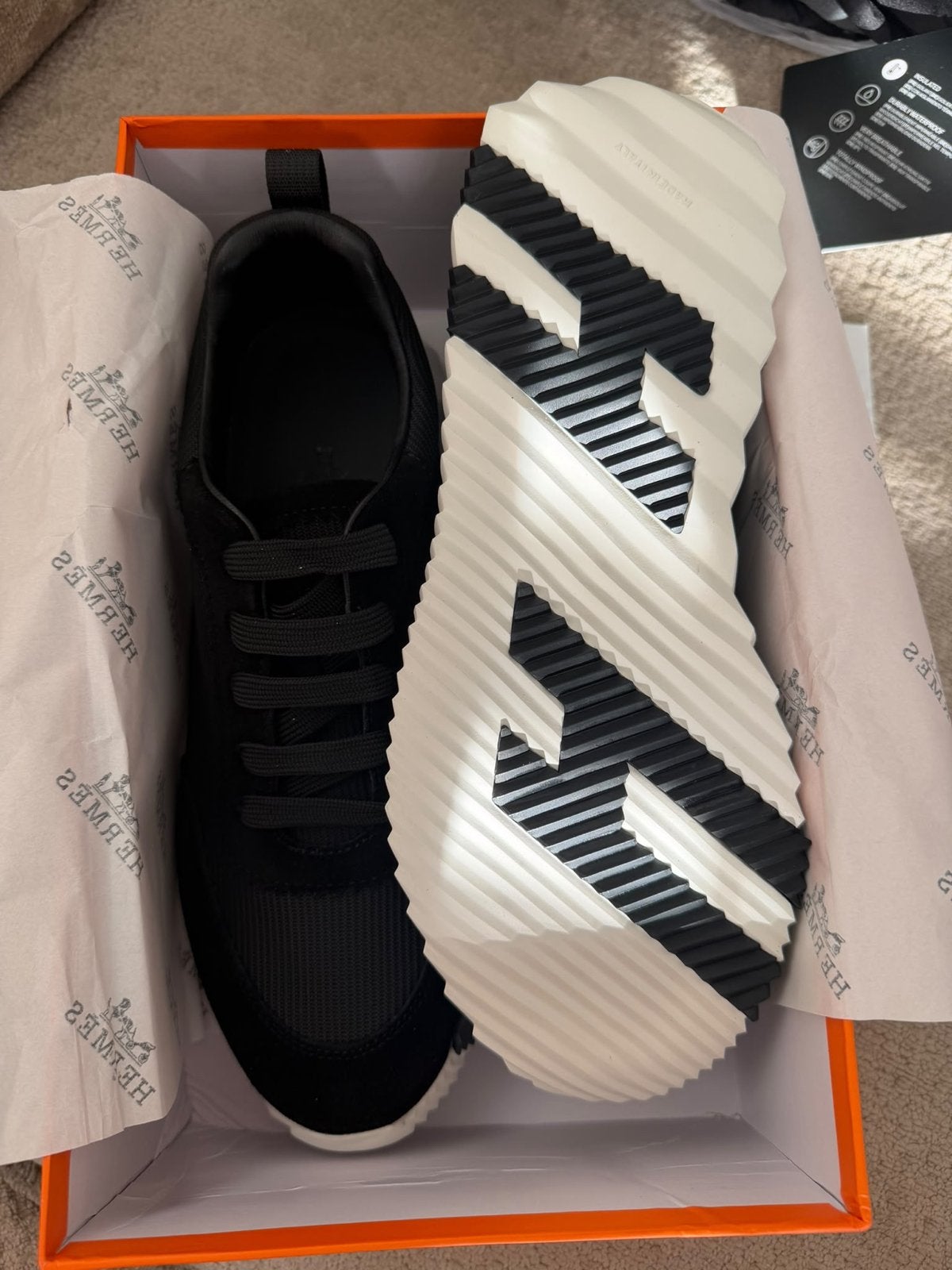 Hermès Sneakers Maat 43 - Nieuw in doos, Ophalen of Verzenden, Nieuw, Zwart, Sneakers of Gympen