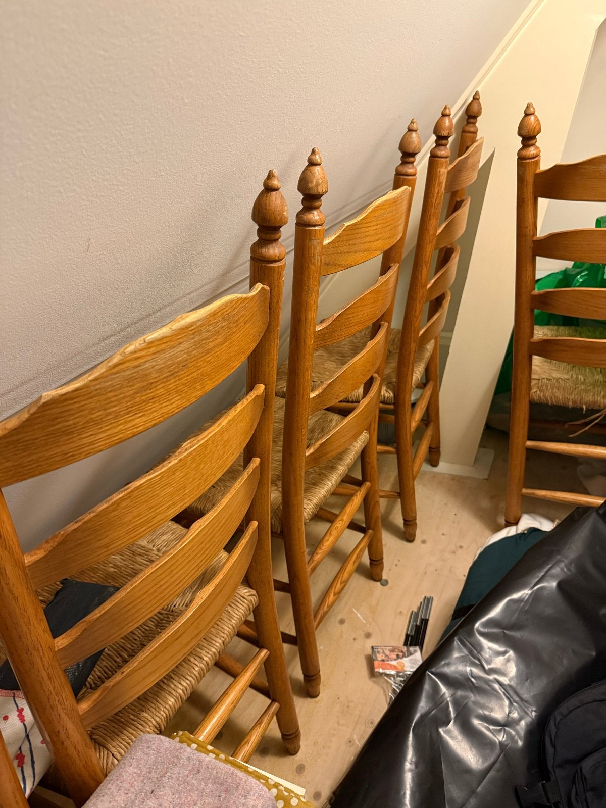 Set van 4 rustieke houten stoelen met rieten zitting, Ophalen