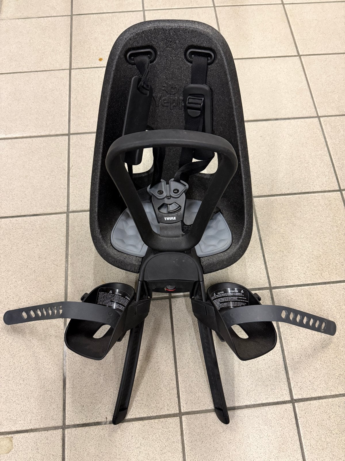 Thule Yepp Mini fietszitje met 2 adapters en windscherm, Ophalen, Zo goed als nieuw, Voorzitje