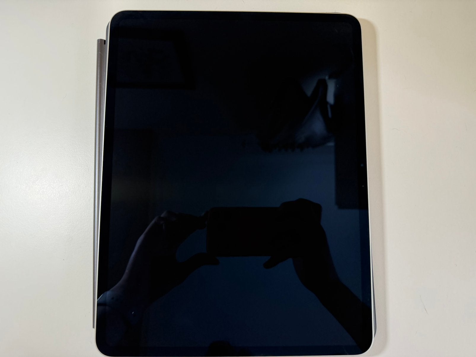 Foto 3 van Apple iPad Pro 13" M4 + Magic Keyboard + Apple Pencil Pro
