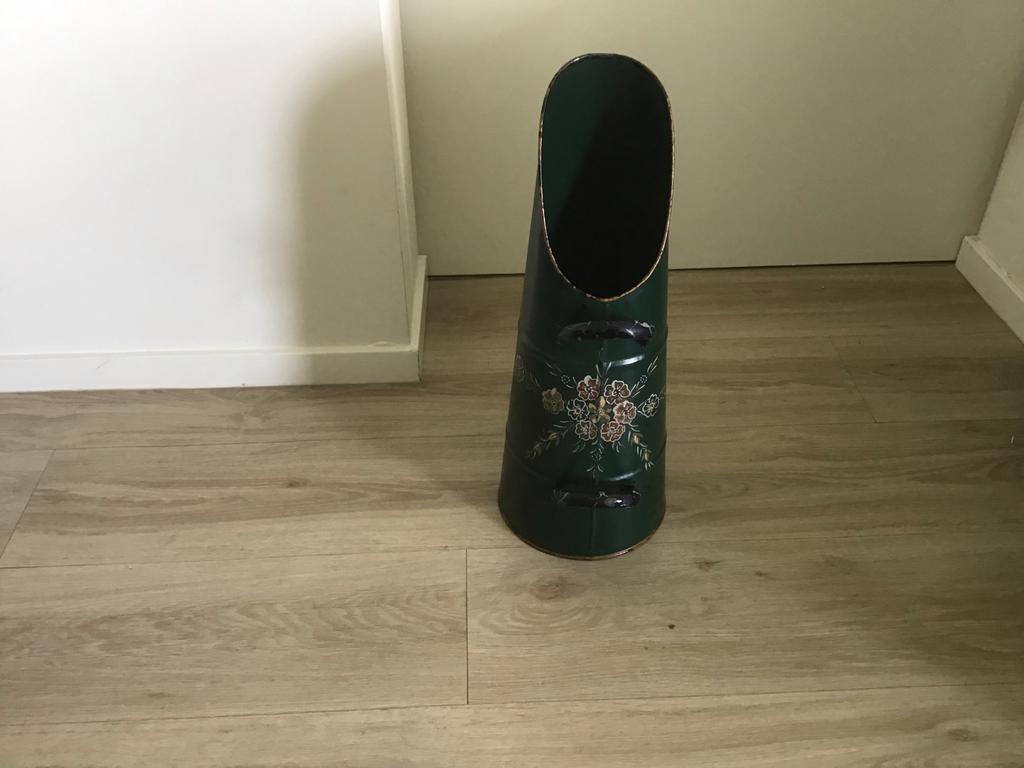 Nostalgische kolenkit Hindeloopen geschilderd, Ophalen