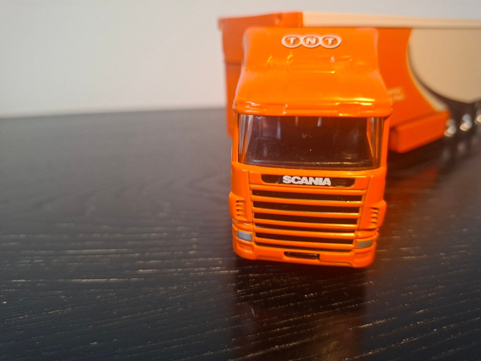 Corgi TNT Scania trailer 1:64 in originele verpakking, Overige merken, Groter dan 1:32, Ophalen of Verzenden, Zo goed als nieuw