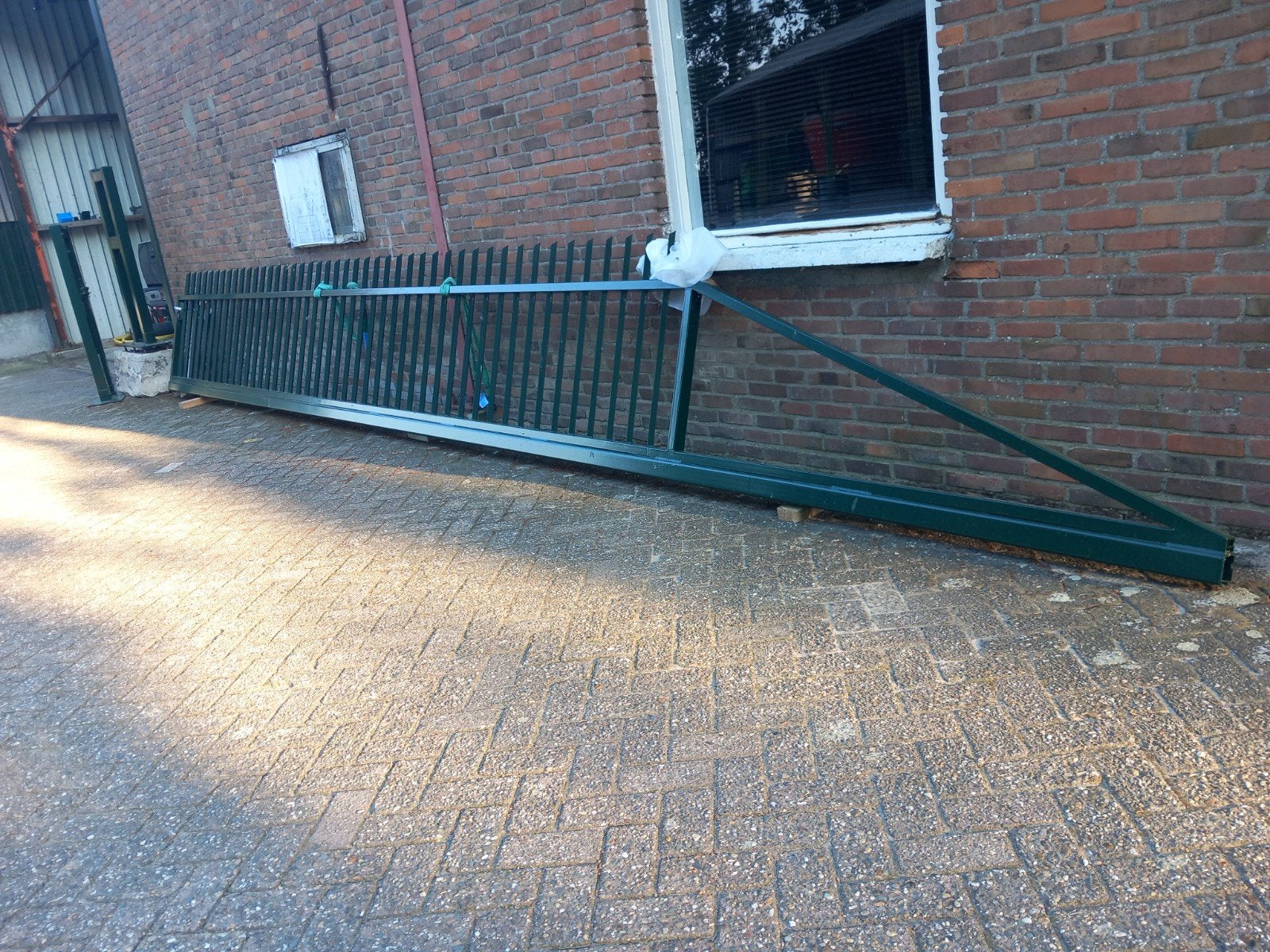 Schuifpoort 8 meter, Ophalen, Met poort, Gebruikt, Spijlenhekwerk