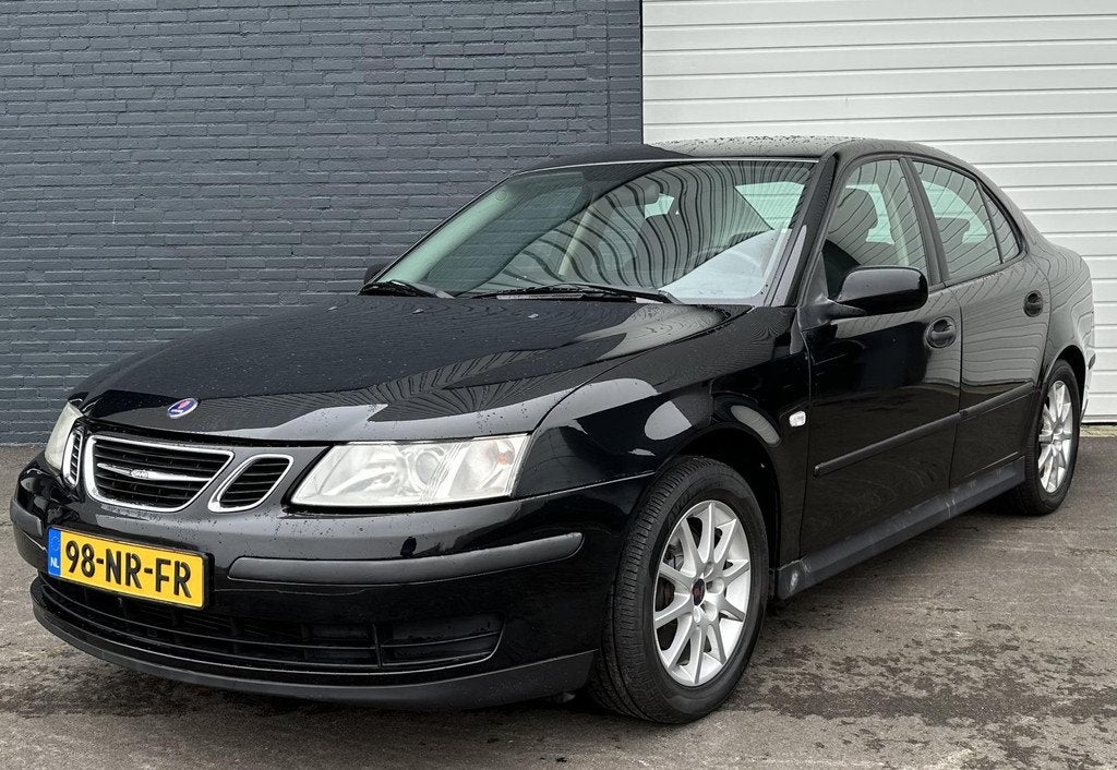 Saab 9-3 Sport Sedan 1.8 Linear 1STE EIG/NWEDISTRIBUTIE/VOLO, Auto's, Saab, Stof, Gebruikt, Zwart, 1796 cc