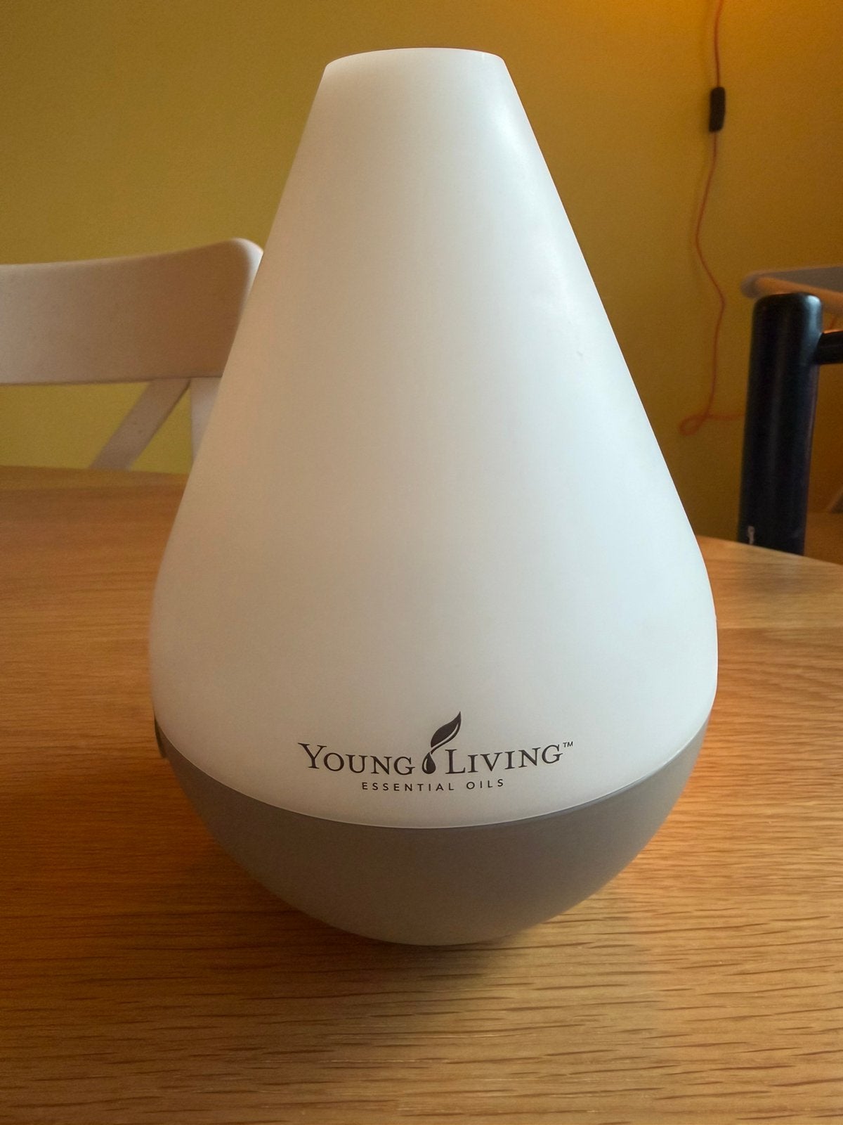 Young Living Dew Drop diffuser, Ophalen of Verzenden, Zo goed als nieuw