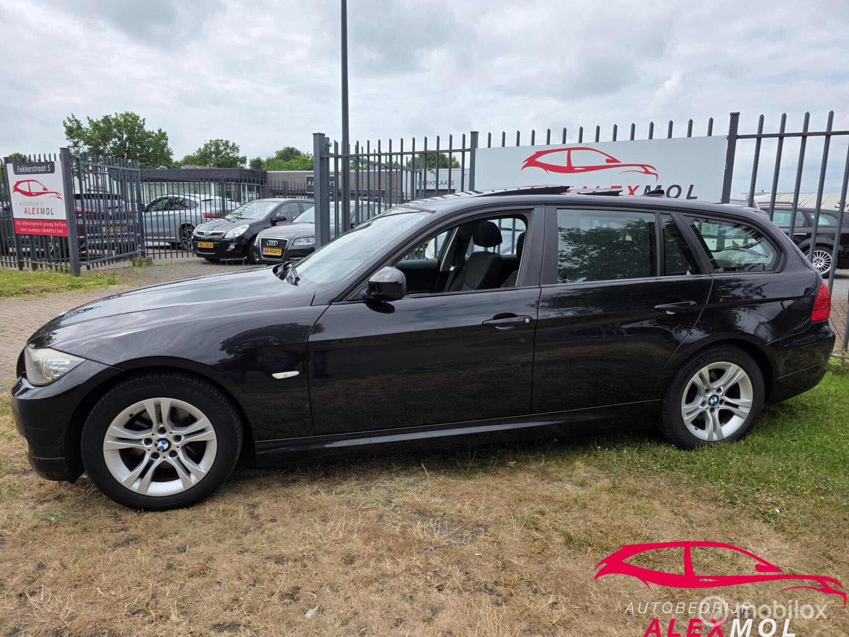 BMW 3-serie Touring 318i High Executive, Auto's, Keurmerk '100% Onderhouden', Euro 5, Achterwielaandrijving, Zwart