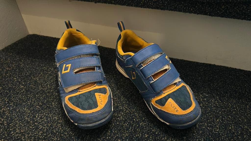 Brabo veldhockey schoenen maat 34, Sport en Fitness, Hockey, Ophalen of Verzenden, Gebruikt, Schoenen