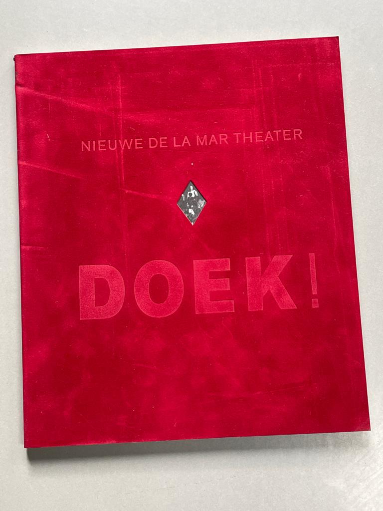DOEK! Nieuwe de la Mar Theater 1947-2005, Ophalen of Verzenden, Zo goed als nieuw