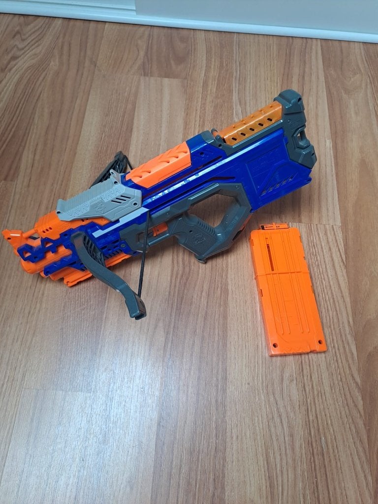 Nerf pistool Crossbolt met pijltjes met 20 extra pijltjes, Ophalen, Zo goed als nieuw
