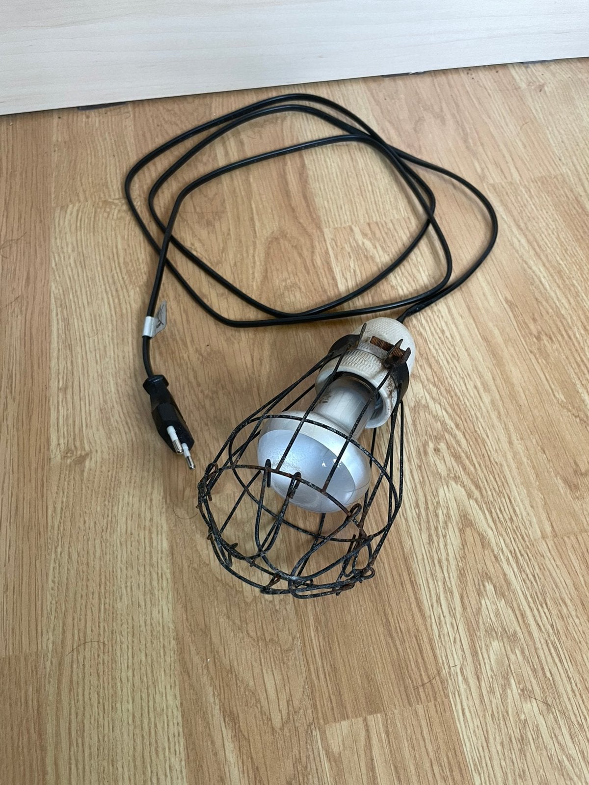 Reptielen warmtelamp en porseleine lamphouder, Ophalen of Verzenden, Zo goed als nieuw, Terrarium of Paludarium