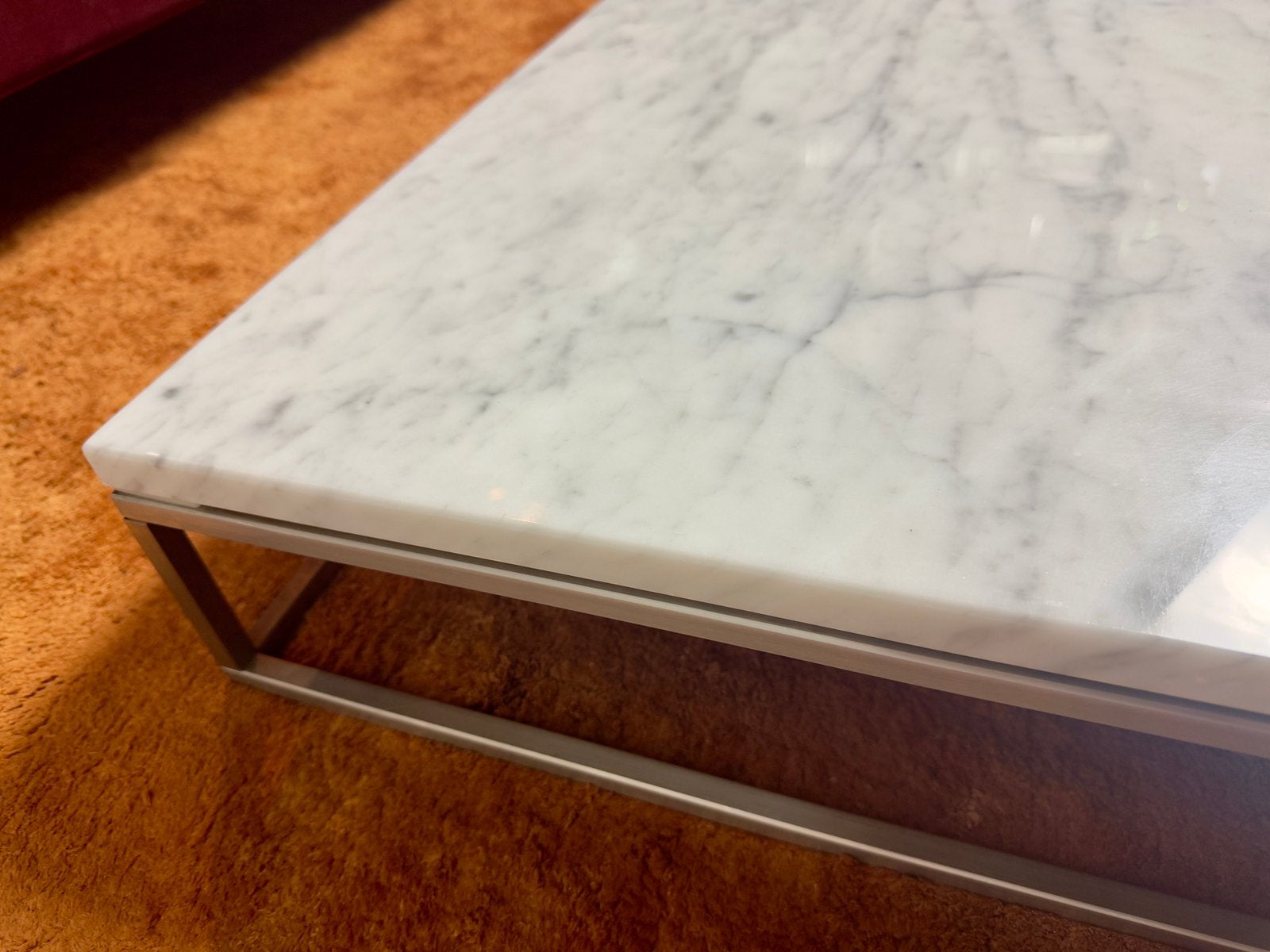 LIVING DIVANI zeer lage marmer salontafel design Lissoni, Huis en Inrichting, 50 tot 100 cm, |, B&B Italia Minotti Flexform Roche Bobois Ligne Roset Baxter