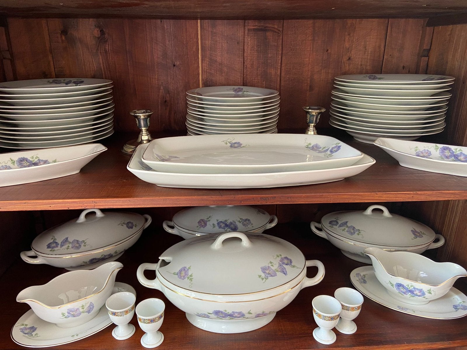 12-persoons servies met paarse bloemendecoratie – vintage, Antiek en Kunst, Ophalen