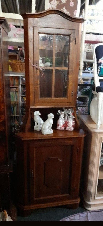 Mooie hoek vitrine kastje, Huis en Inrichting, Kasten | Vitrinekasten, Ophalen, 50 tot 100 cm, Zo goed als nieuw, Minder dan 100 cm