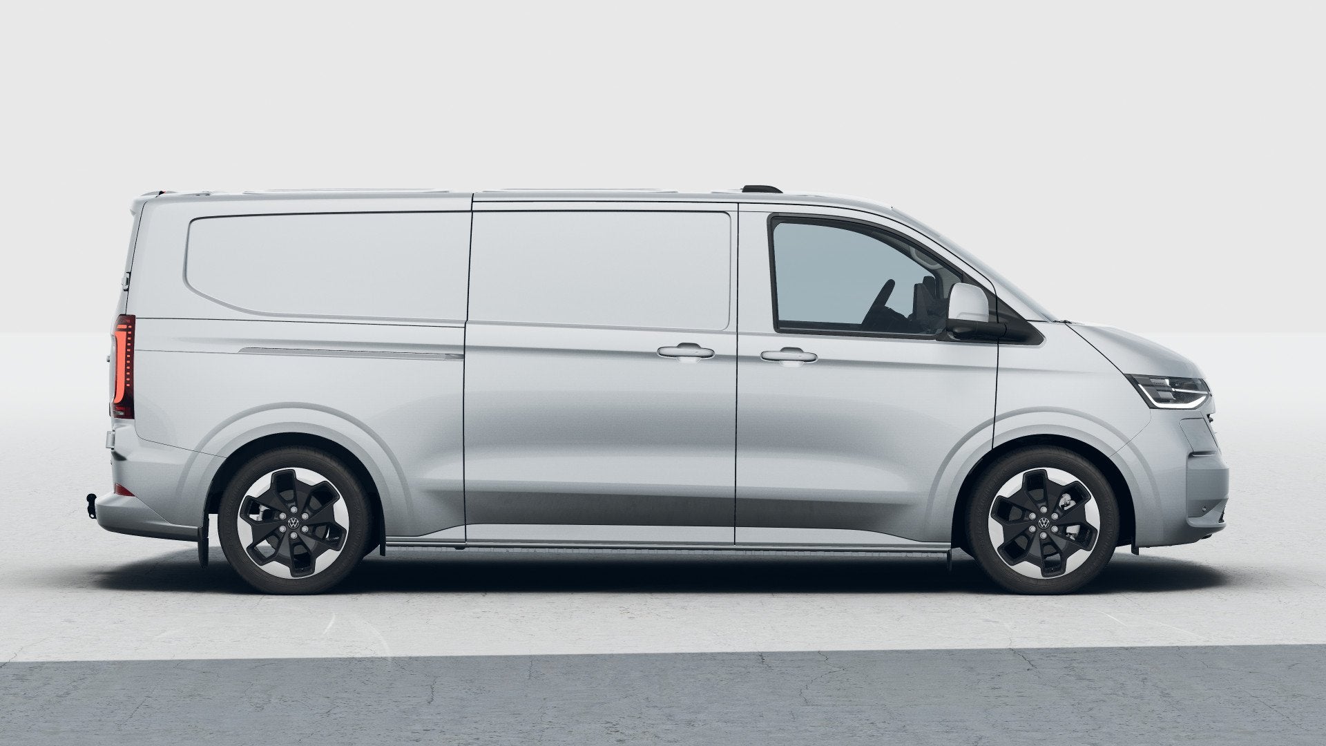 Volkswagen Transporter 2.5 eHybrid 233pk AUT L2H1 30 Bulli |, Auto's, Bestelauto's, Automaat, 12 maanden, 4 cilinders, Volkswagen