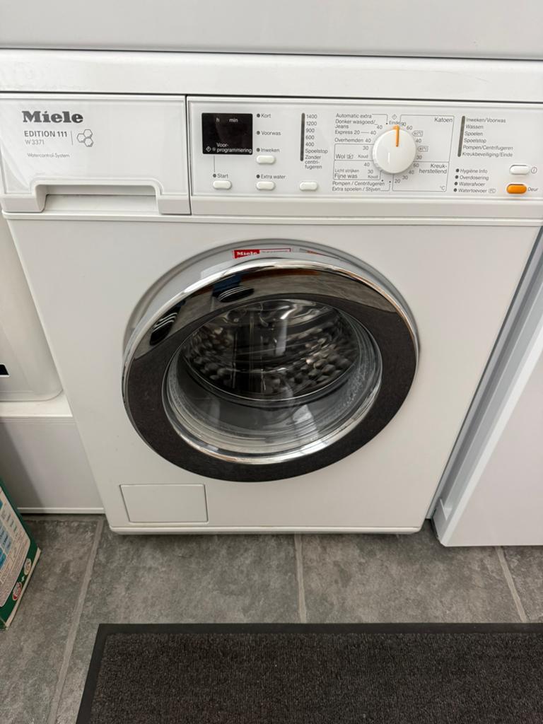 Miele wasmachine 1400 toeren, Witgoed en Apparatuur, Wasmachines, Ophalen, 1200 tot 1600 toeren, Gebruikt, 8 tot 10 kg