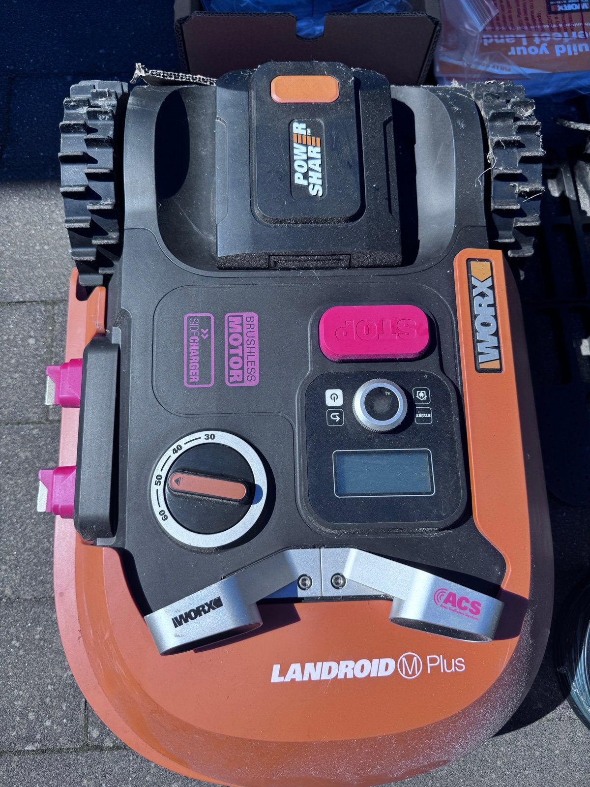 Worx Landroid M700 2.0 robotmaaier ACS met accessoires, Ophalen, Cirkelmaaier, Gebruikt, Accu-grasmaaier