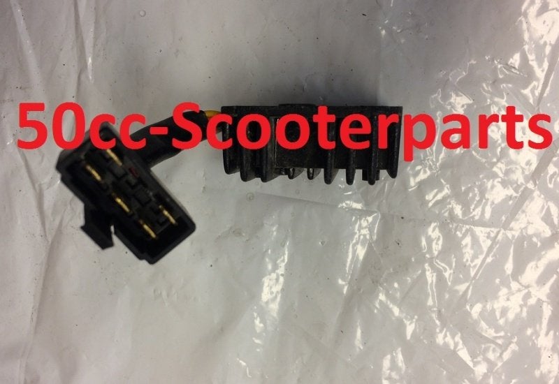 Spanningsregelaar Kymco super 8 31600-LFC2-E10 gebruikt, Ophalen of Verzenden