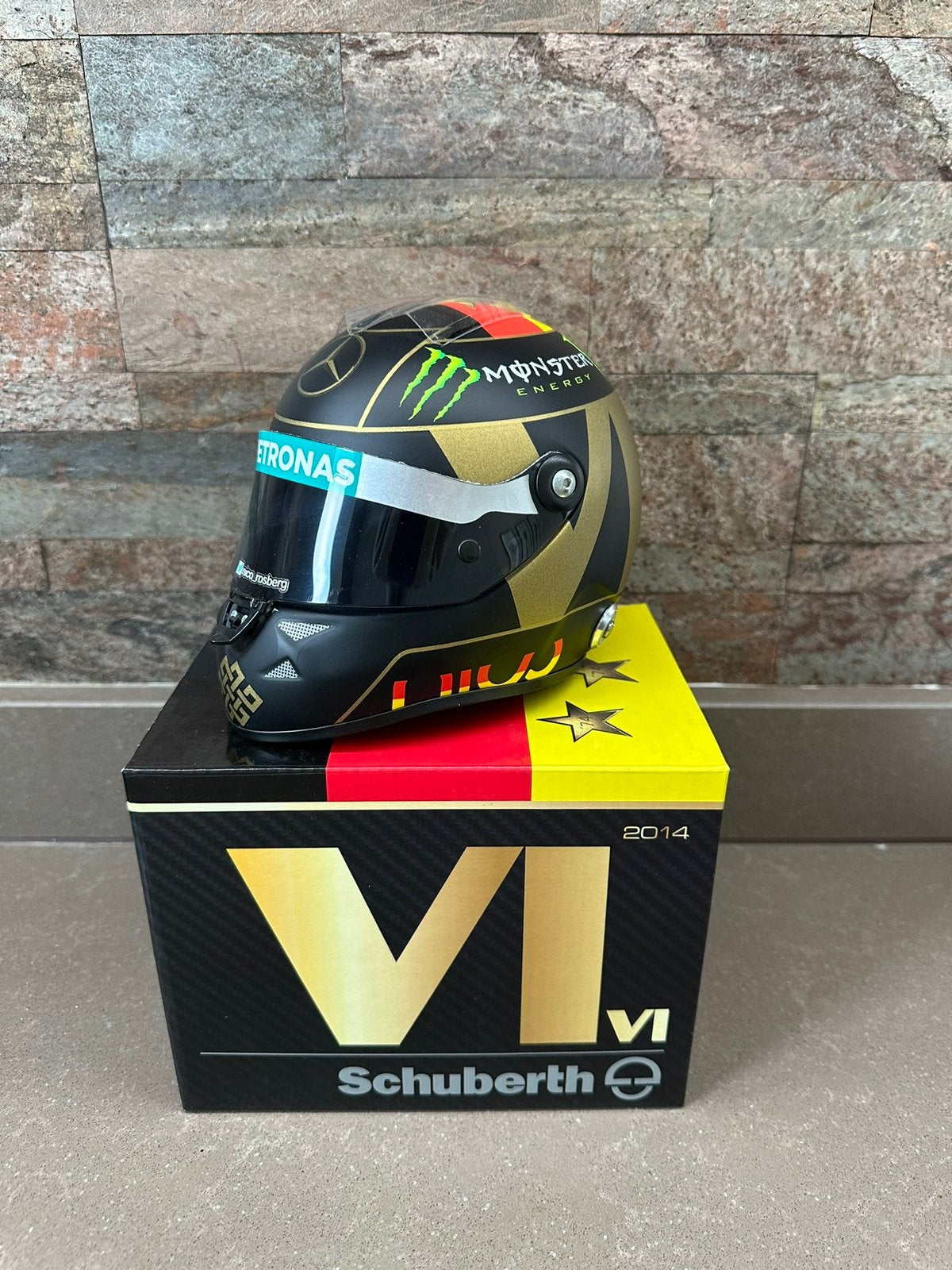 Rosberg German GP 2014 WK Tribute 1:2 Helm, Ophalen of Verzenden, Zo goed als nieuw, Formule 1