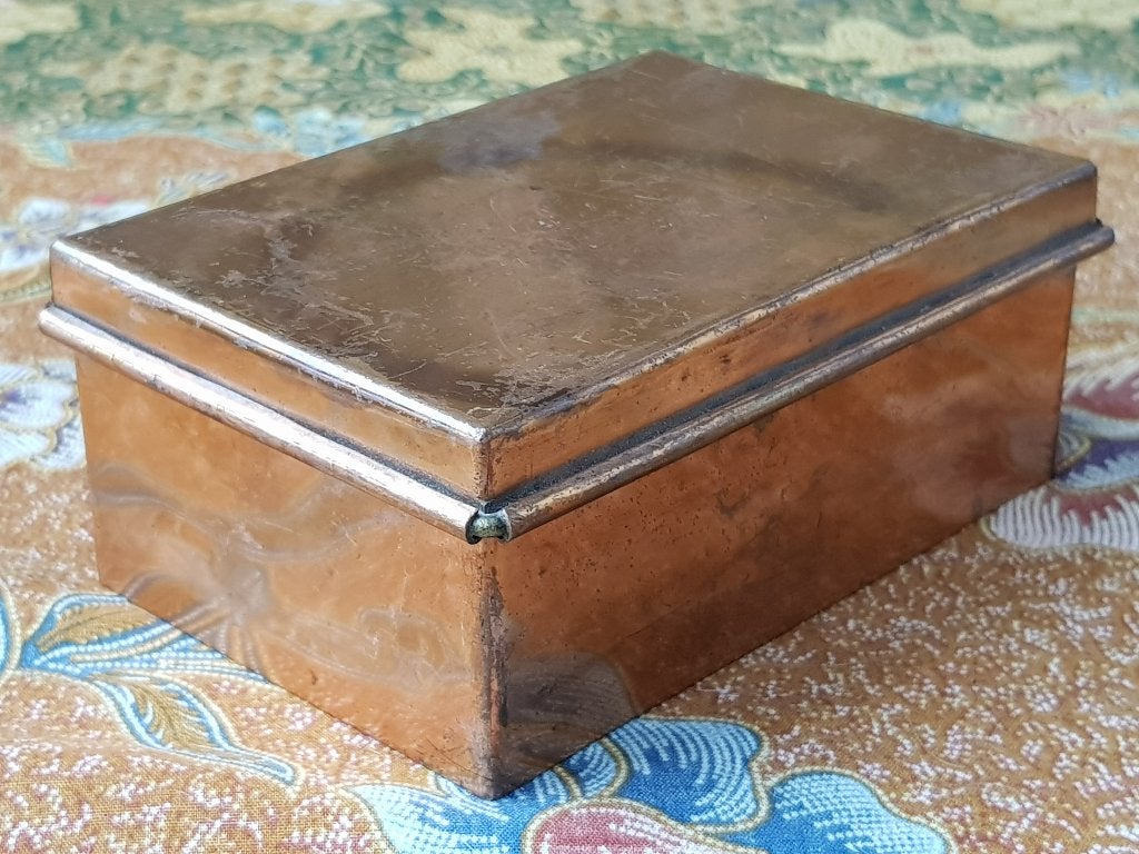Mooi zwaar antiek doosje uit Engeland 13,7 cm. uit 1890., Antiek en Kunst, Ophalen of Verzenden, Koper