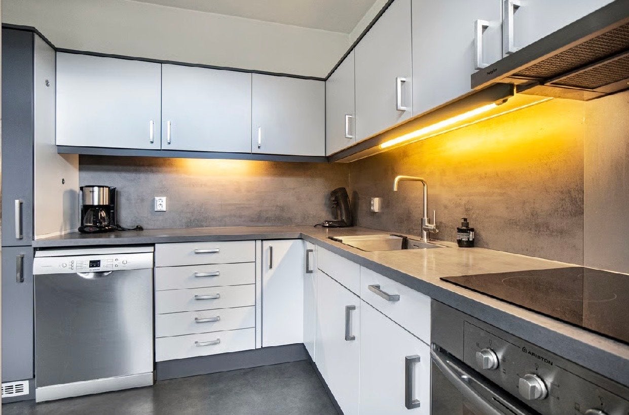 Complete L-vormige keuken met apparatuur en kasten, Ophalen, Gebruikt, Wit, Hoekkeuken