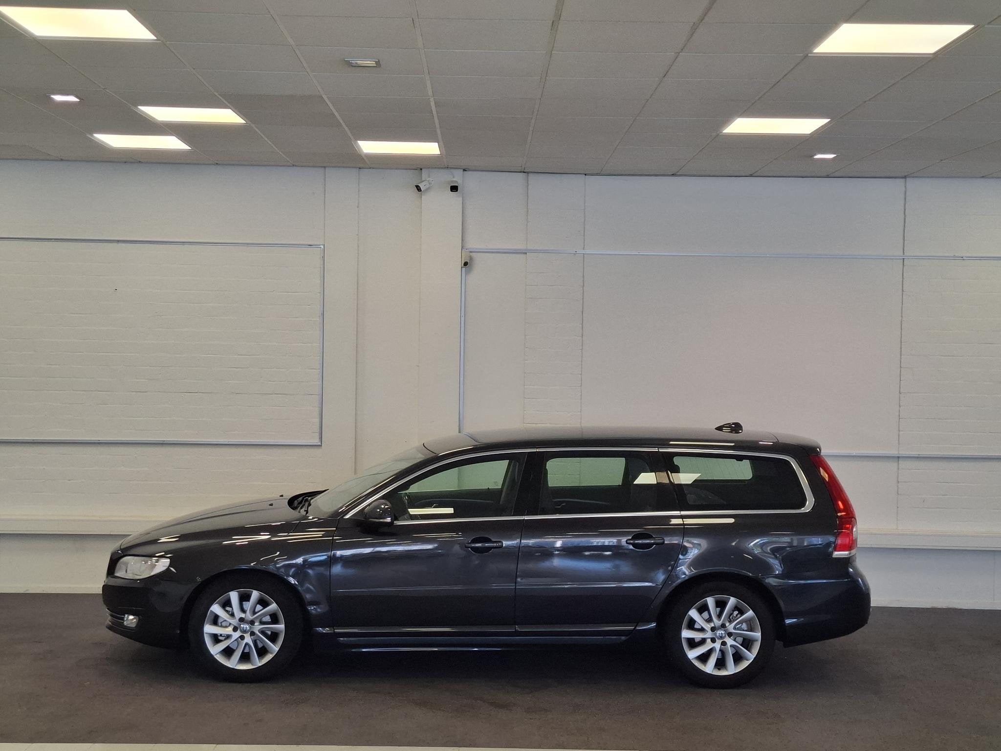 Volvo V70 1.6 D2 Nordic+ Trekhaak Goed onderhouden Leder Nav, Auto's, Voorwielaandrijving, Stof, Gebruikt, 4 cilinders