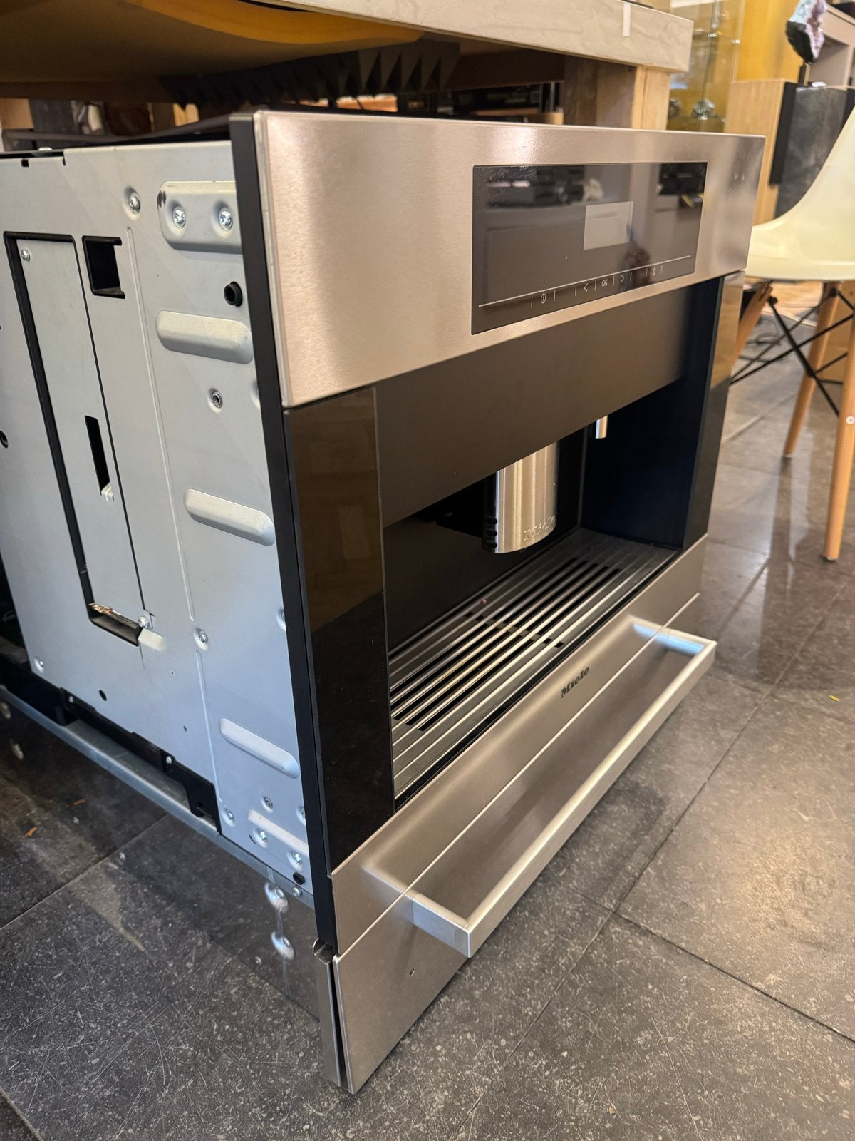 Miele inbouw koffiemachine - RVS - Gebruikt, Afneembaar waterreservoir, Gebruikt, Professional@miele.nl, De Limiet 2  Postbus 166  4130 ED Vianen