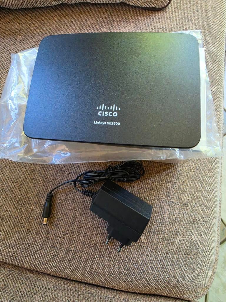 Cisco Linksys SE2500 5-port gigabit switch als nieuw, Ophalen of Verzenden, Zo goed als nieuw, Overige merken