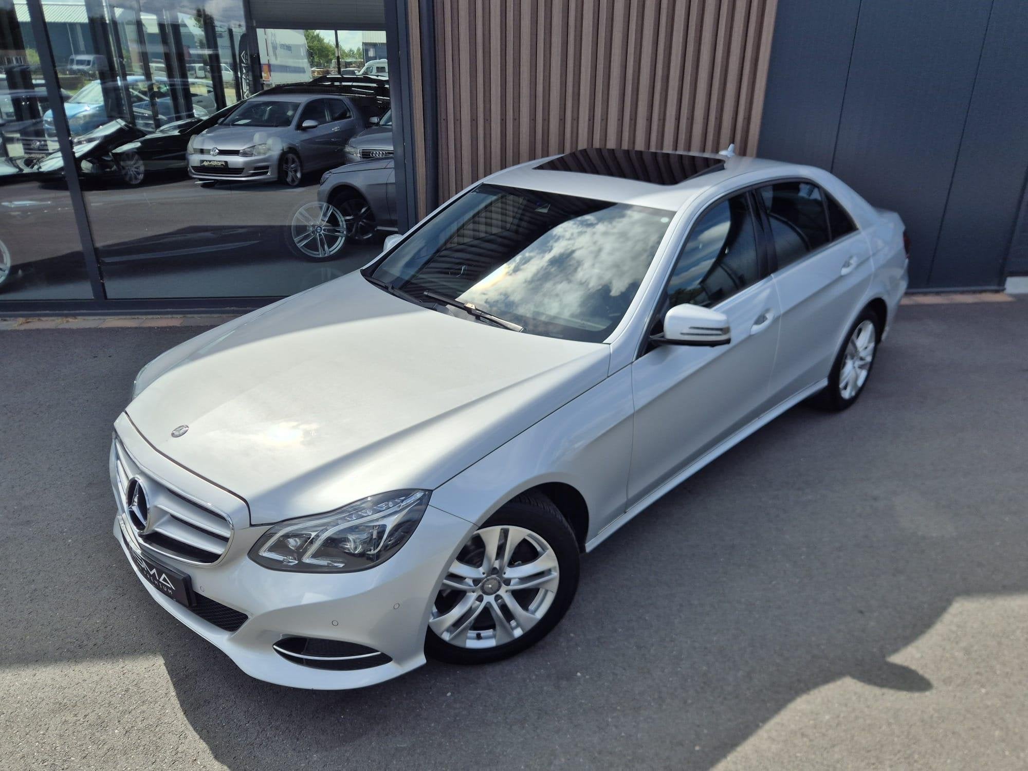 Mercedes-Benz E-klasse 250 Avantgarde | BTW | 360 cam. | Cli, Auto's, Achterwielaandrijving, Gebruikt, 4 cilinders, Bedrijf