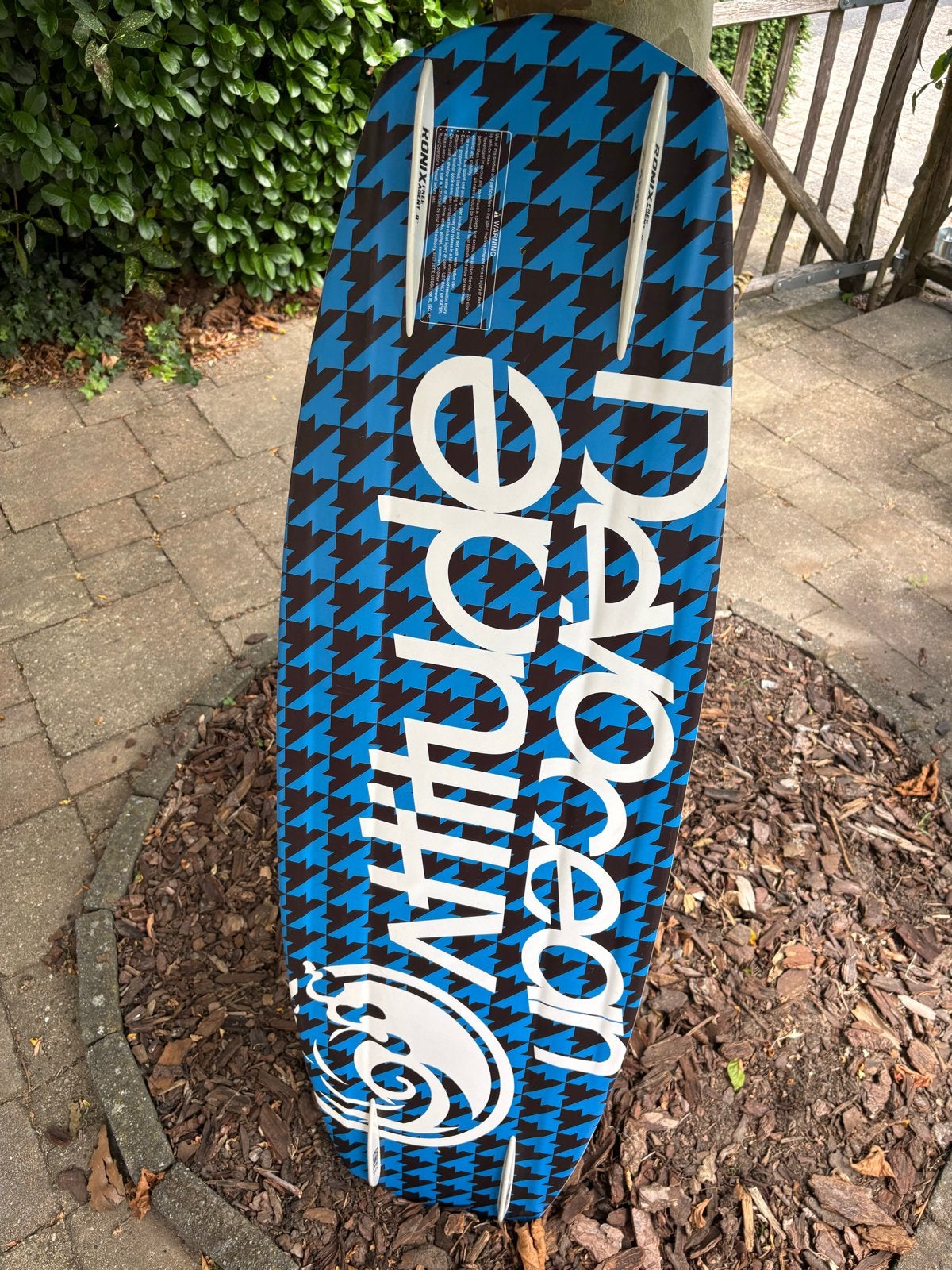 Wakeboard Attitude Devocean 139 cm, Ophalen, Gebruikt, Board en Schoenen