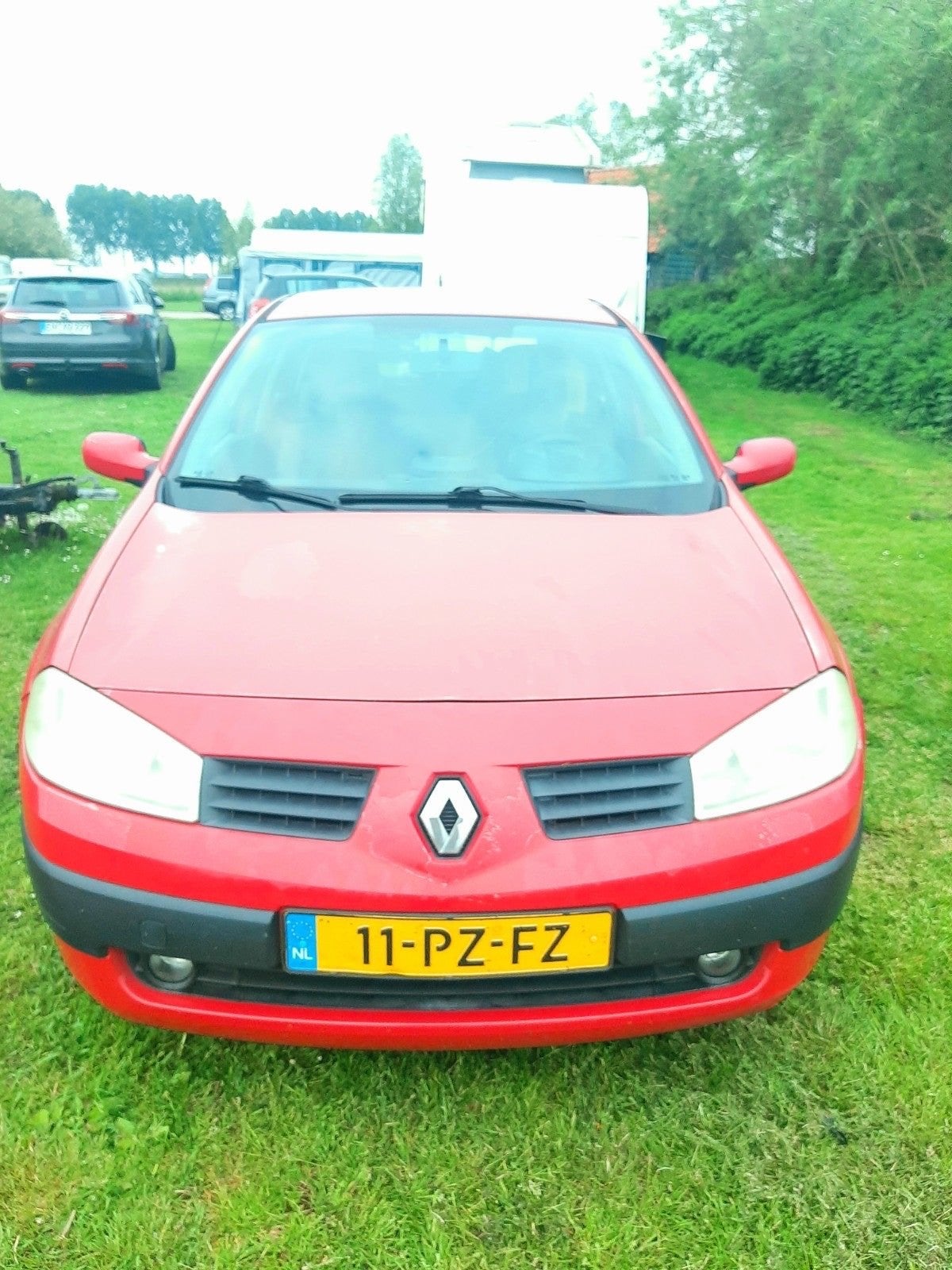 Renault Mégane 1.4 16V 72KW 2005 Rood, Auto's, Renault, 15 km/l, 4 cilinders, 620 kg, 49 €/maand