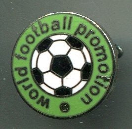 World football promotion email zilverkleurig broche( Z_194), Ophalen of Verzenden, Zo goed als nieuw, Transport, Speldje of Pin