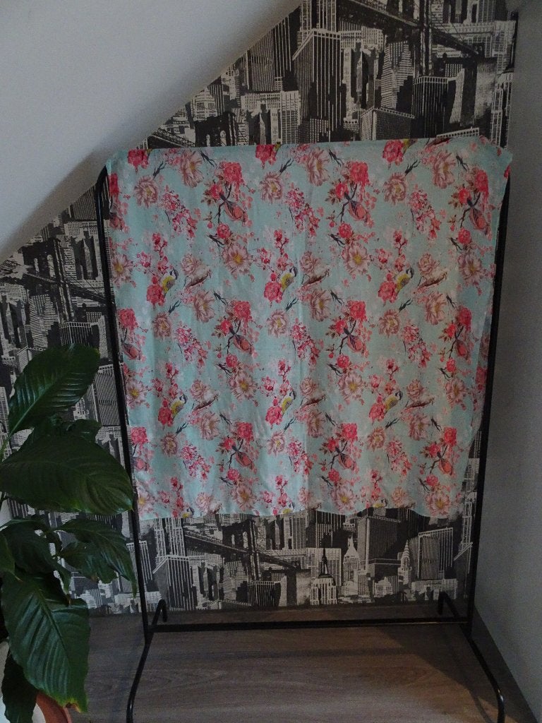 Lichtblauwe Pashmina Sjaal Bloemen Vogelprint Omslagdoek, Maat 46/48 (XL) of groter, Ophalen of Verzenden, Pashmina, Onbekend