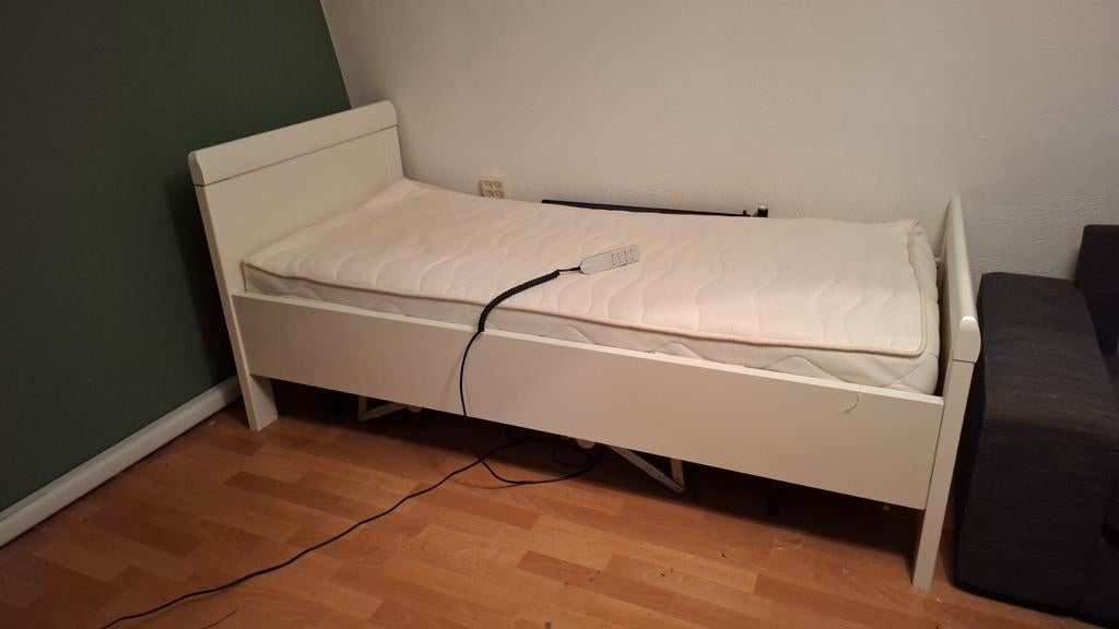 Bed automatisch, Ophalen, Zo goed als nieuw, Eenpersoons, Hout