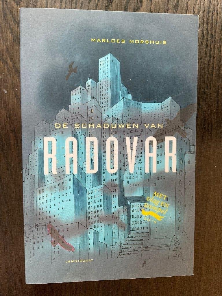 Marloes Morshuis: De schaduwen van Radovar, Ophalen of Verzenden, Zo goed als nieuw, Marloes Morshuis, Fictie