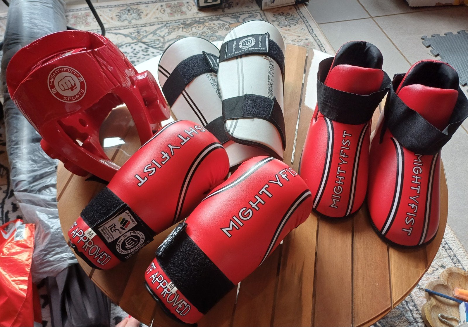 Mightyfist Taekwondo Beschermingsset (S/M), Sport en Fitness, Taekwondo, Vechtsportbescherming, Zo goed als nieuw, Maat M