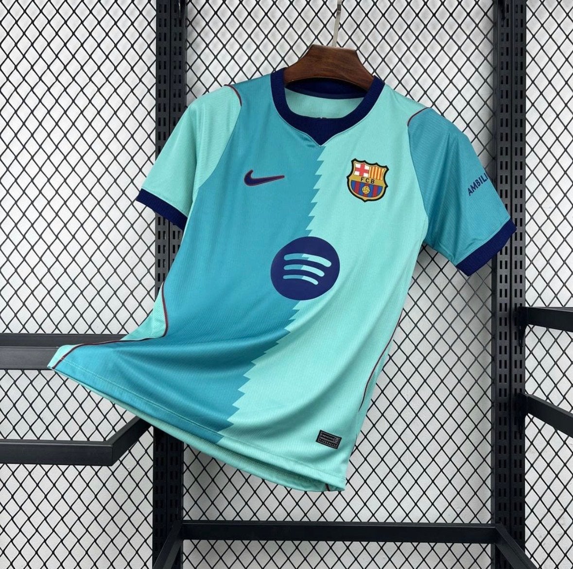 FC Barcelona 3e shirt 26/27, Ophalen of Verzenden, Zo goed als nieuw, Shirt