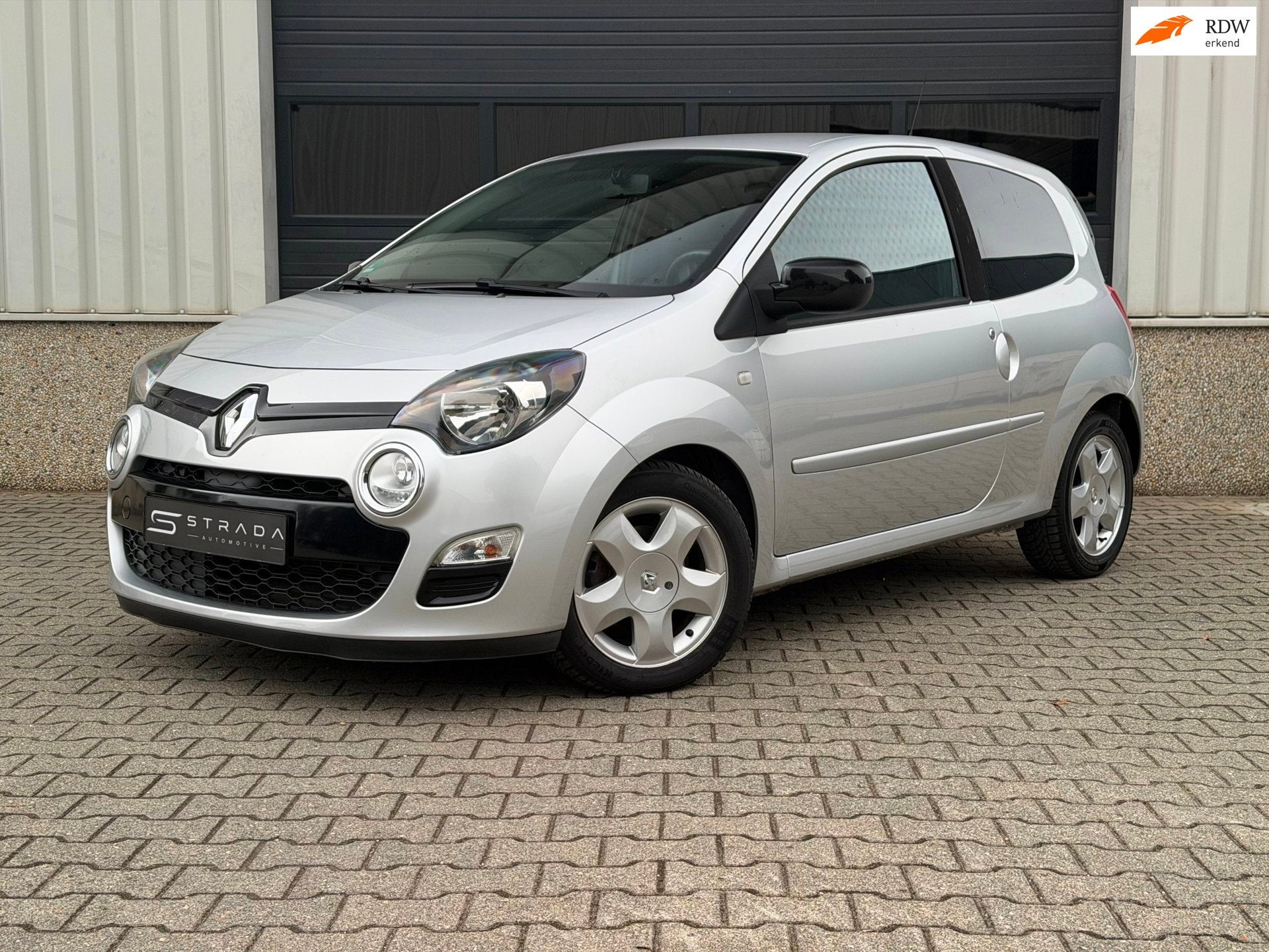 Renault Twingo 1.2 16V Collection | 66.767 KM | Airco | Crui, Auto's, Zwart, 4 cilinders, 4 stoelen, Bedrijf