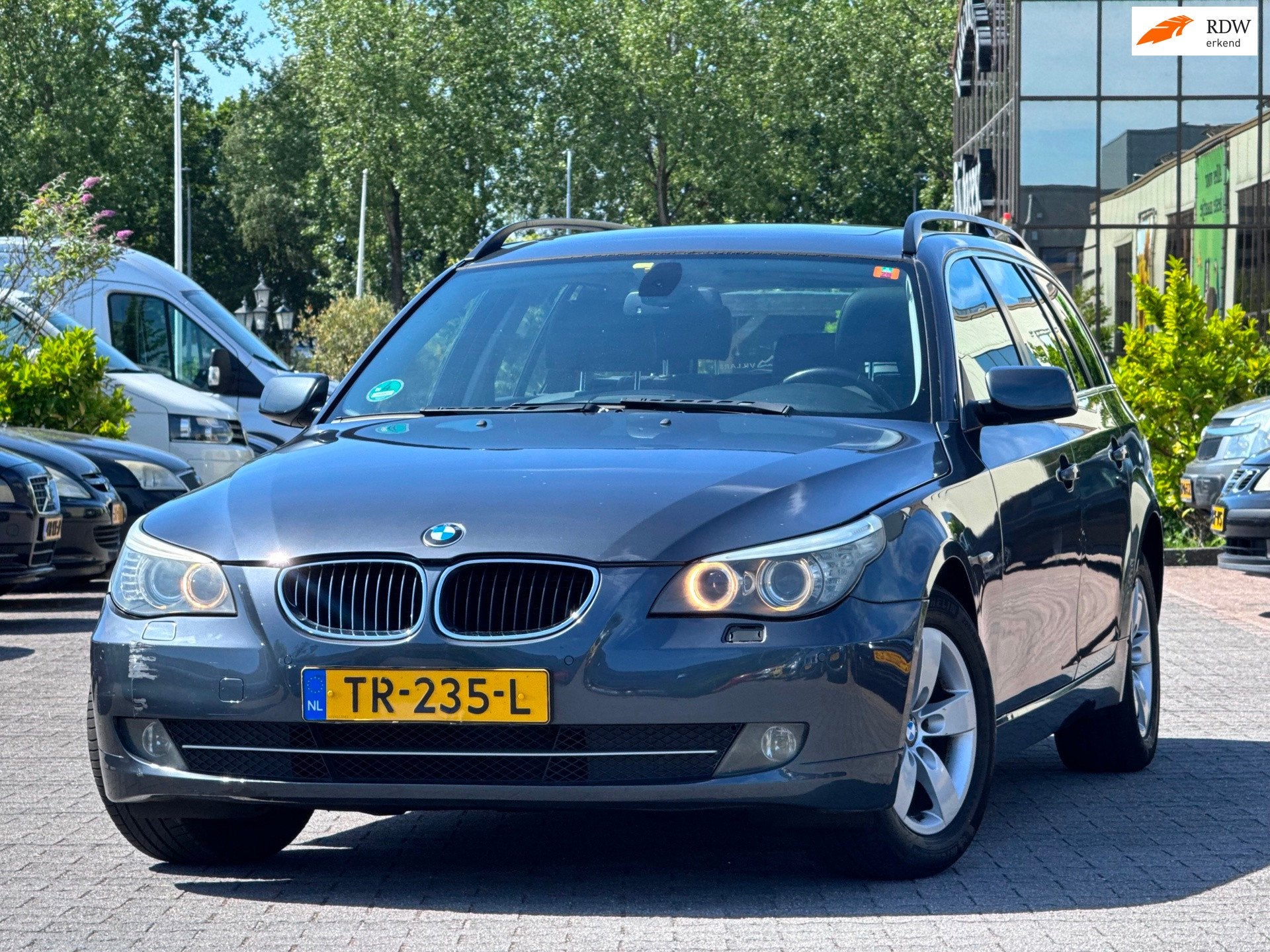 BMW 5-serie Touring 523i High Executive | APK 11-04-2027 | P, Auto's, BMW, Achterwielaandrijving, Gebruikt, Zwart, Leder