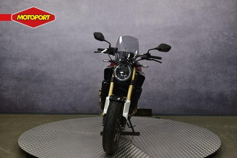 Honda CB 650 R E-CLUTCH (bj 2024), Honda Motor Europe, Bedrijf, Crystal Bldng B-Unit B11.2 Rivium Blv200
2909 LK  Capelle aan den IJsel, NL