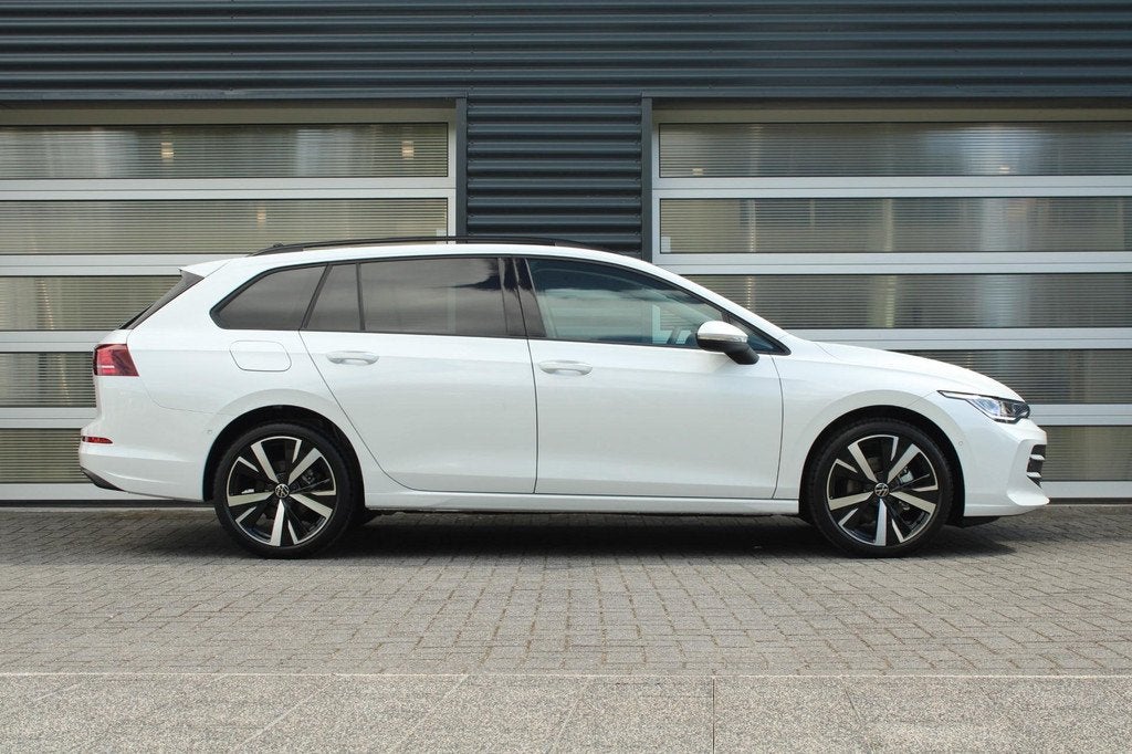 Volkswagen Golf Variant 1.5 TSI 116pk Life Edition | Trekhaa, Auto's, Volkswagen, Voorwielaandrijving, 12 maanden, Stof, 4 cilinders